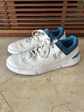 On Running THE ROGER Advantage White Blue Leather Sneakers Men’s Size